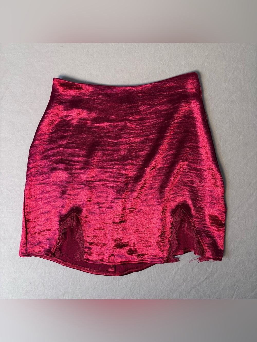✨ Y2K Metallic Rasberry Lace Double Slit Mini Skirt ✨